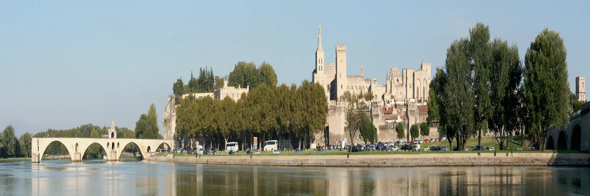 Image Fabricant abri de piscine Avignon