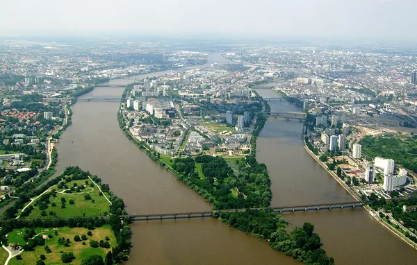 Abri Piscine Amovible Fabricant abri de piscine Loire-Atlantique