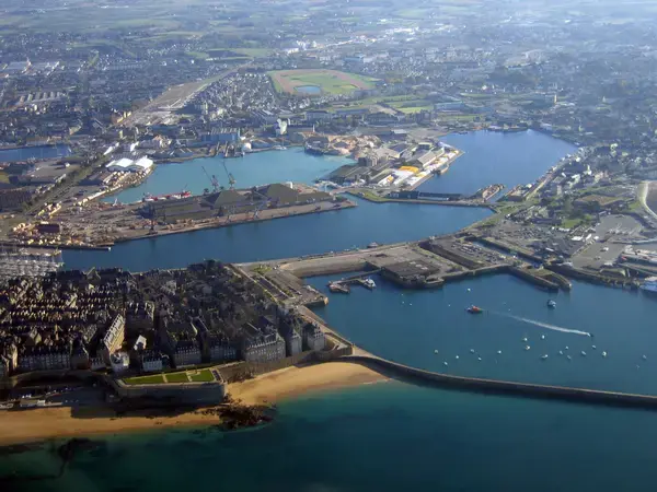 Abri Piscine Amovible Fabricant abri de piscine Saint-Malo